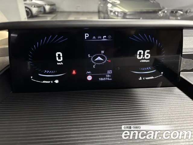 Hyundai Staria 2023 thumb 7