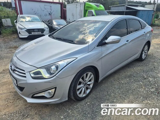 Hyundai i40 2012 thumb 2