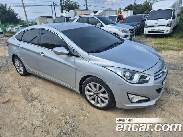 Hyundai i40 2012 thumb 6