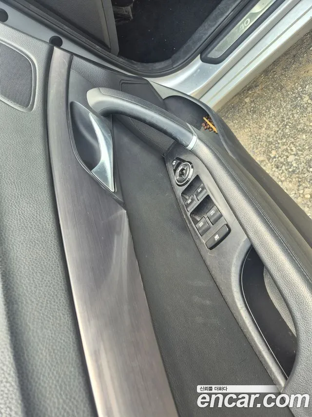 Hyundai i40 2012 thumb 9