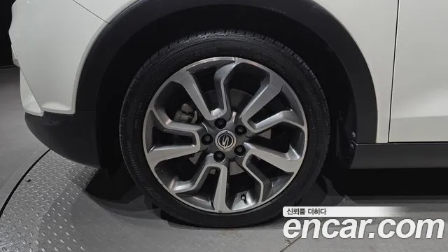 KG_Mobility_Ssangyong TIBOLI 2016 thumb 5