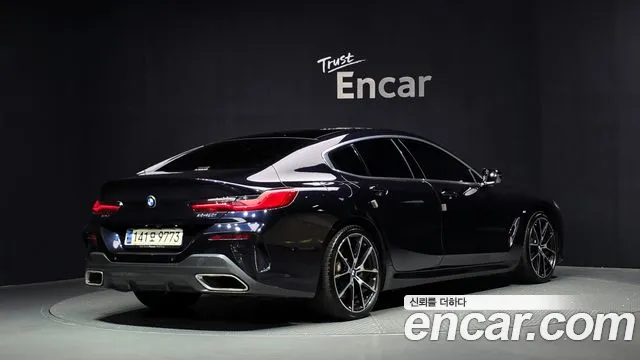 BMW 8-Series 2021 thumb 2