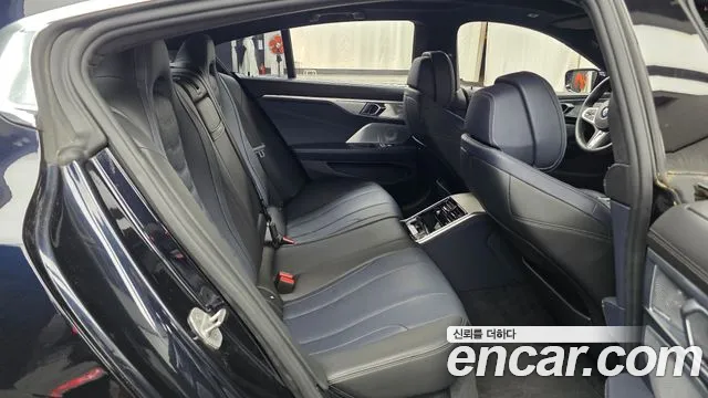 BMW 8-Series 2021 thumb 12