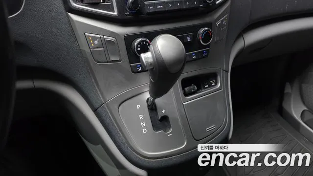 Hyundai Starex 2017 thumb 9