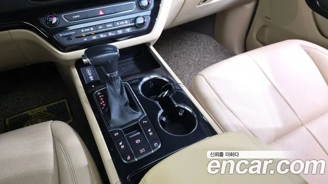 Kia Carnival 2018 thumb 9