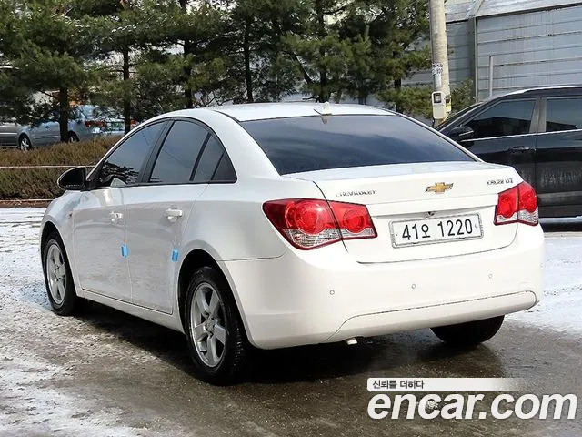 ChevroletGMDaewoo Lacetti 2009 thumb 3