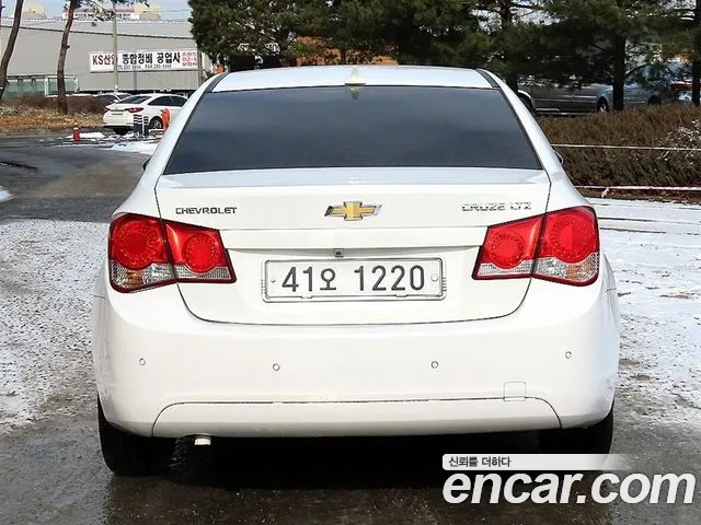 ChevroletGMDaewoo Lacetti 2009 thumb 4