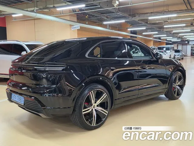 Porsche Macan 2026 thumb 3