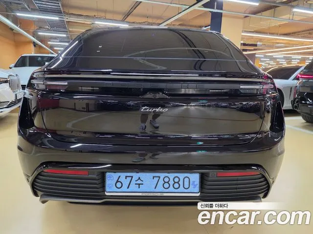 Porsche Macan 2026 thumb 4