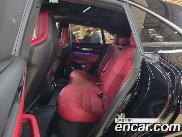 Porsche Macan 2026 thumb 6