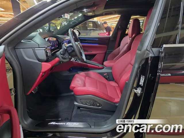 Porsche Macan 2026 thumb 10