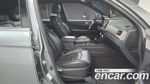 KG_Mobility_Ssangyong Rexton 2018 thumb 11