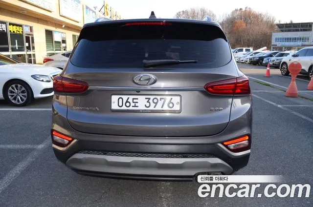 Hyundai Santa Fe 2018 thumb 2