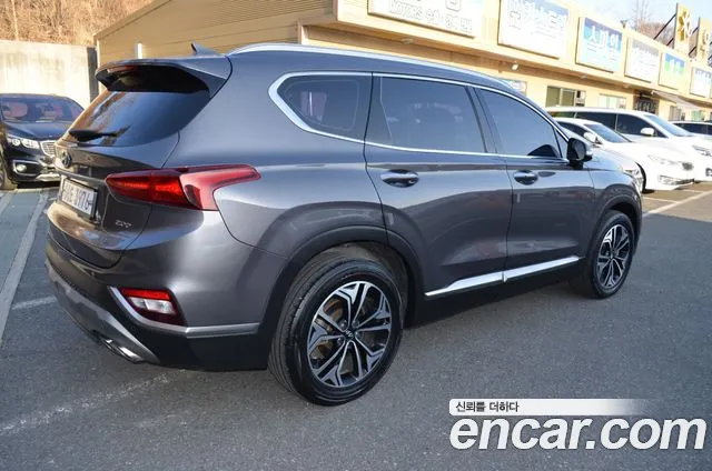 Hyundai Santa Fe 2018 thumb 3