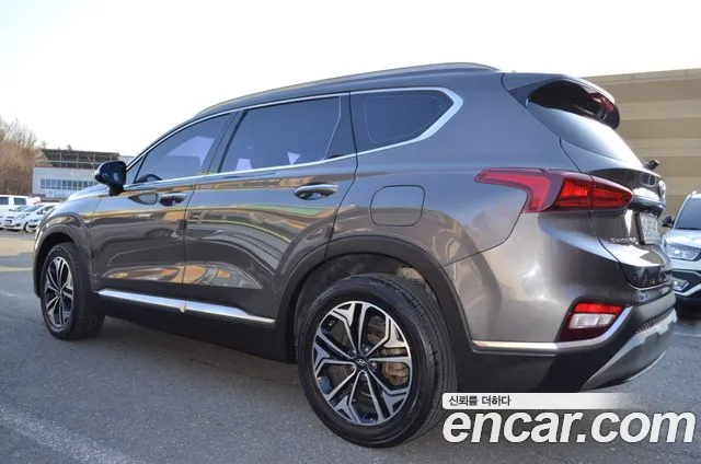 Hyundai Santa Fe 2018 thumb 4