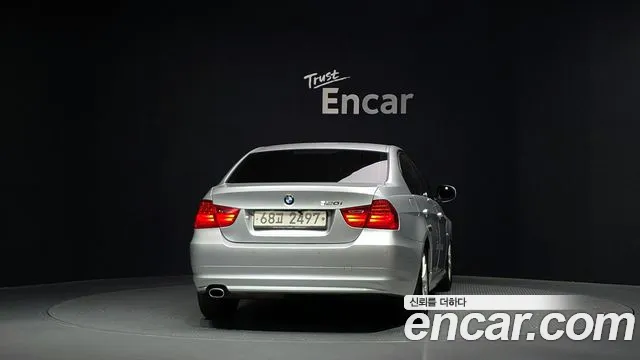 BMW 3-Series 2012 thumb 4
