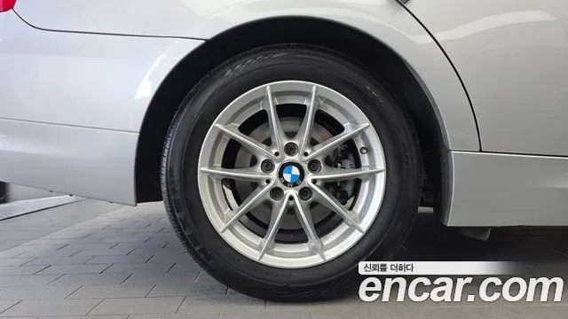 BMW 3-Series 2012 thumb 5