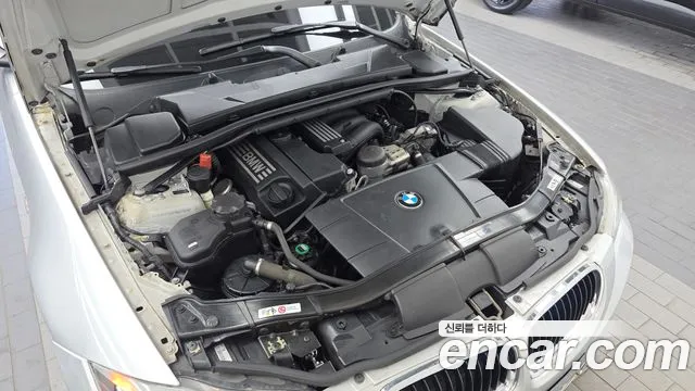 BMW 3-Series 2012 thumb 6