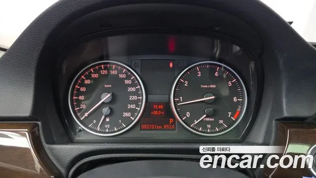 BMW 3-Series 2012 thumb 8