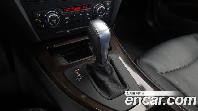 BMW 3-Series 2012 thumb 9