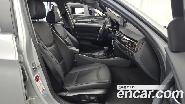 BMW 3-Series 2012 thumb 11