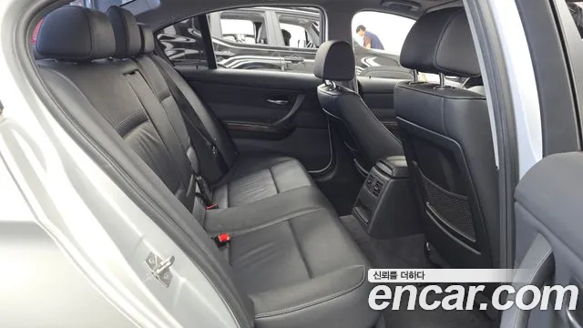 BMW 3-Series 2012 thumb 12