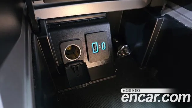 Ford Explorer 2020 thumb 12