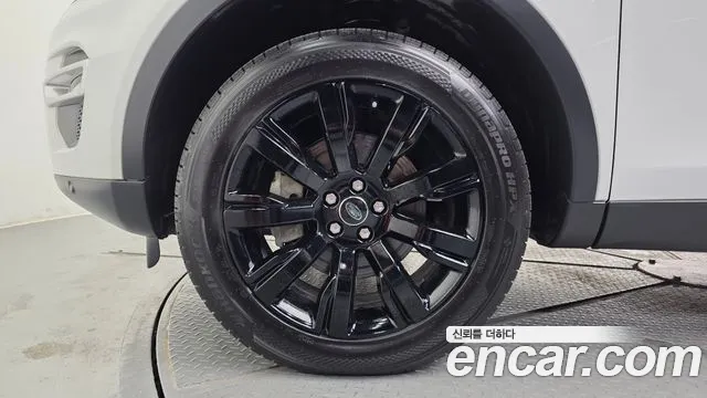 Land Rover Discovery Sport 2017 thumb 5