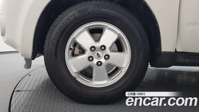 Ford Escape 2011 thumb 5