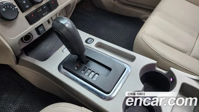 Ford Escape 2011 thumb 9