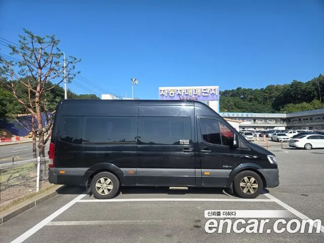 Hyundai Staria 2016 thumb 5