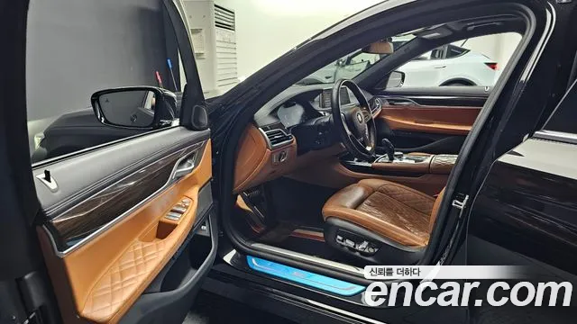 BMW 7-Series 2021 thumb 10