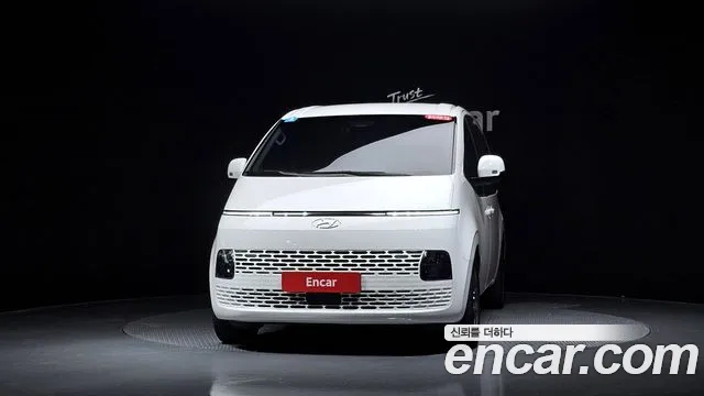 Hyundai Staria 2023 thumb 2