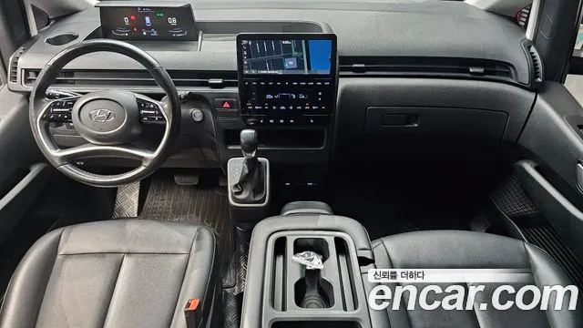 Hyundai Staria 2023 thumb 6