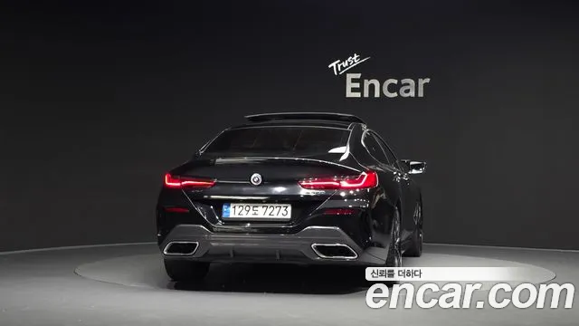 BMW 8-Series 2022 thumb 3