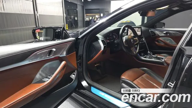 BMW 8-Series 2022 thumb 9