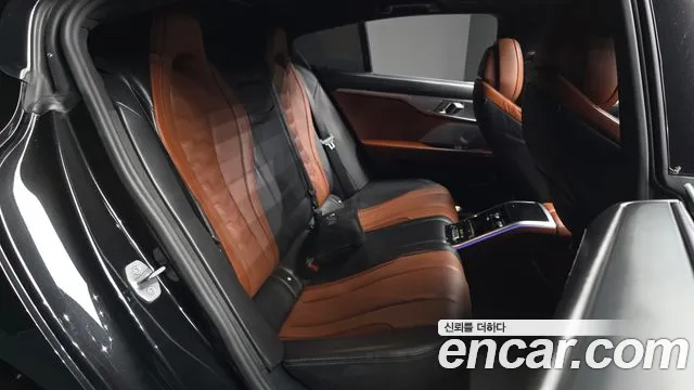 BMW 8-Series 2022 thumb 11
