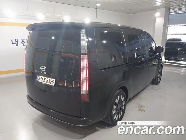 Hyundai Staria 2022 thumb 3