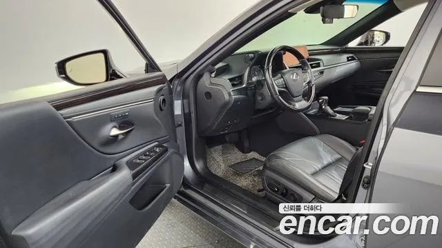 Lexus ES 2021 thumb 10