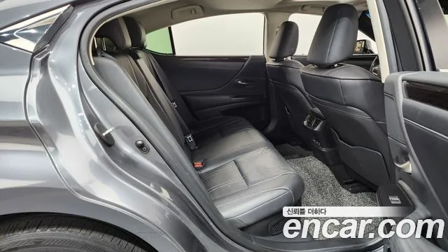 Lexus ES 2021 thumb 11