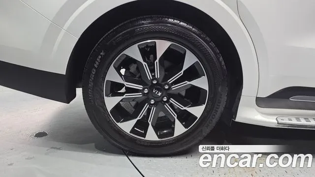 Kia Carnival 2021 thumb 5