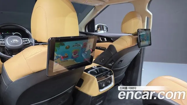 Kia Carnival 2021 thumb 12