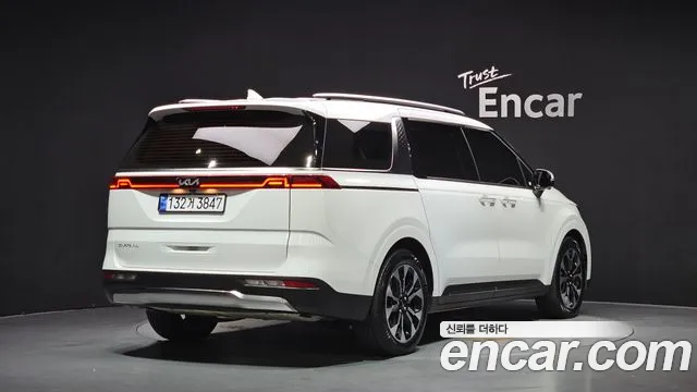 Kia Carnival 2022 thumb 2