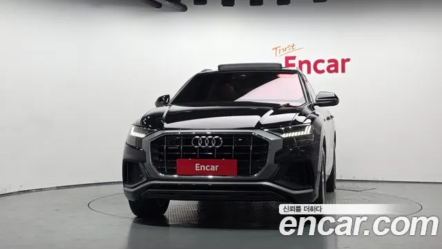 Audi Q8 2021 thumb 2