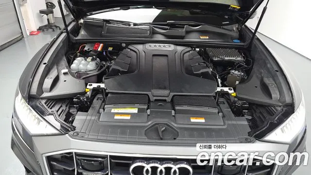Audi Q8 2021 thumb 5