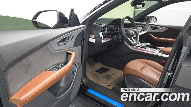 Audi Q8 2021 thumb 9
