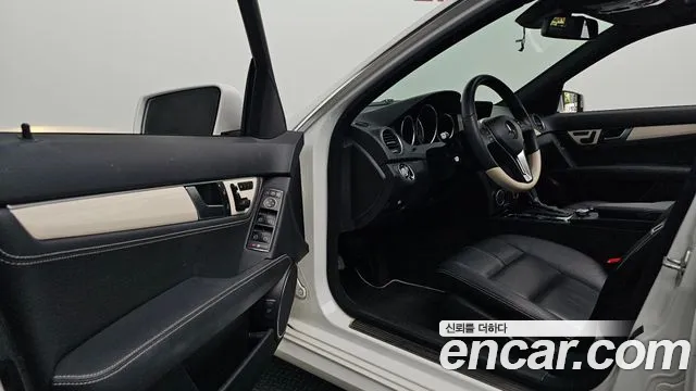 Mercedes-Benz C-Класс 2013 thumb 10
