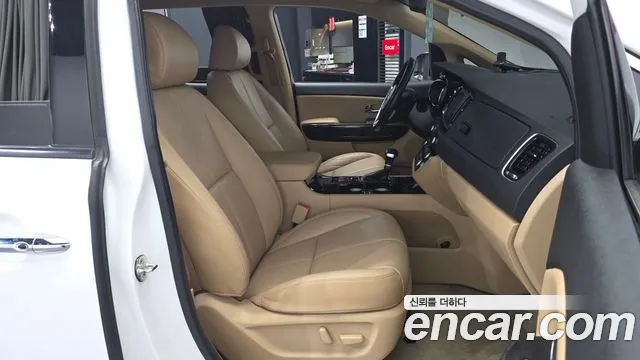 Kia Carnival 2020 thumb 11