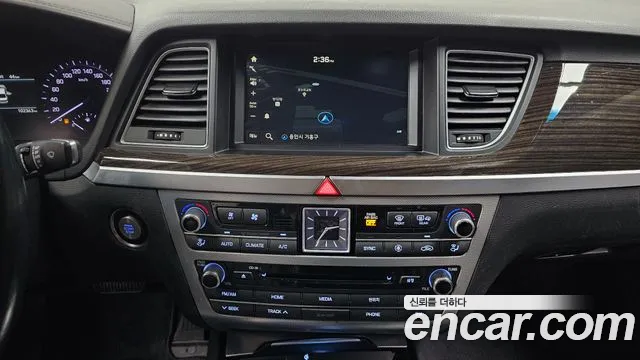 Genesis G80 2018 thumb 11