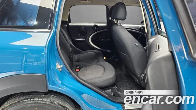MINI Countryman 2012 thumb 11